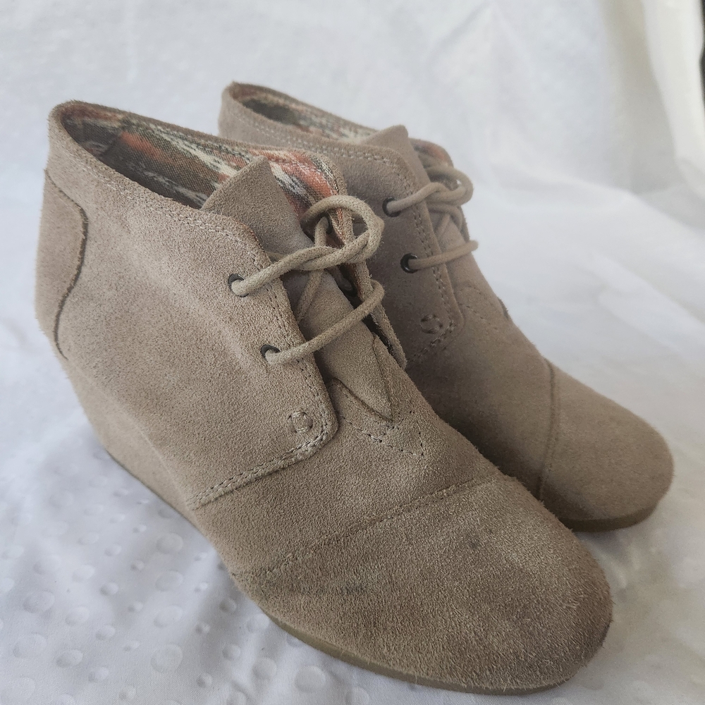 Toms Women's Tan Suede Ankle Boots - Picture 6 of 8